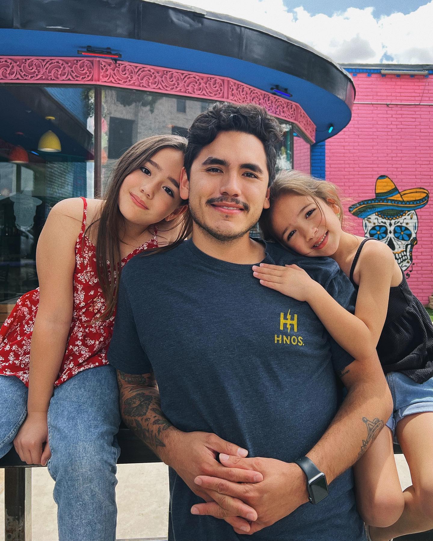 Jonathan Silva with Daughters